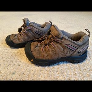 Kids Keen Hiking Shoe- size 13